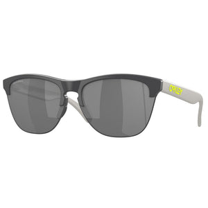 Oakley Sunglasses, Model: 0OO9374 Colour: 51