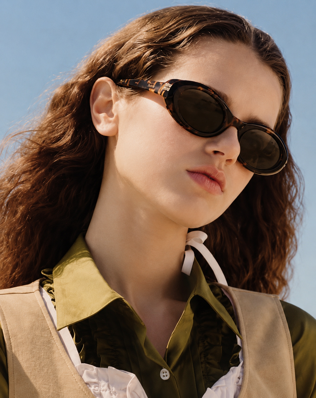 The 2026 Miu Miu Street Style Phenomenon: How Archival '90s Ovals and Slim Acetates Dominate High-Fashion Capitals