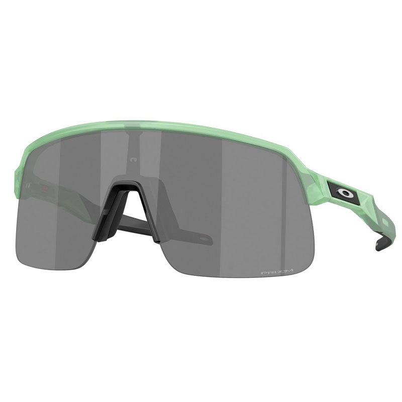 Oakley Sunglasses, Model: 0OO9496 Colour: 11