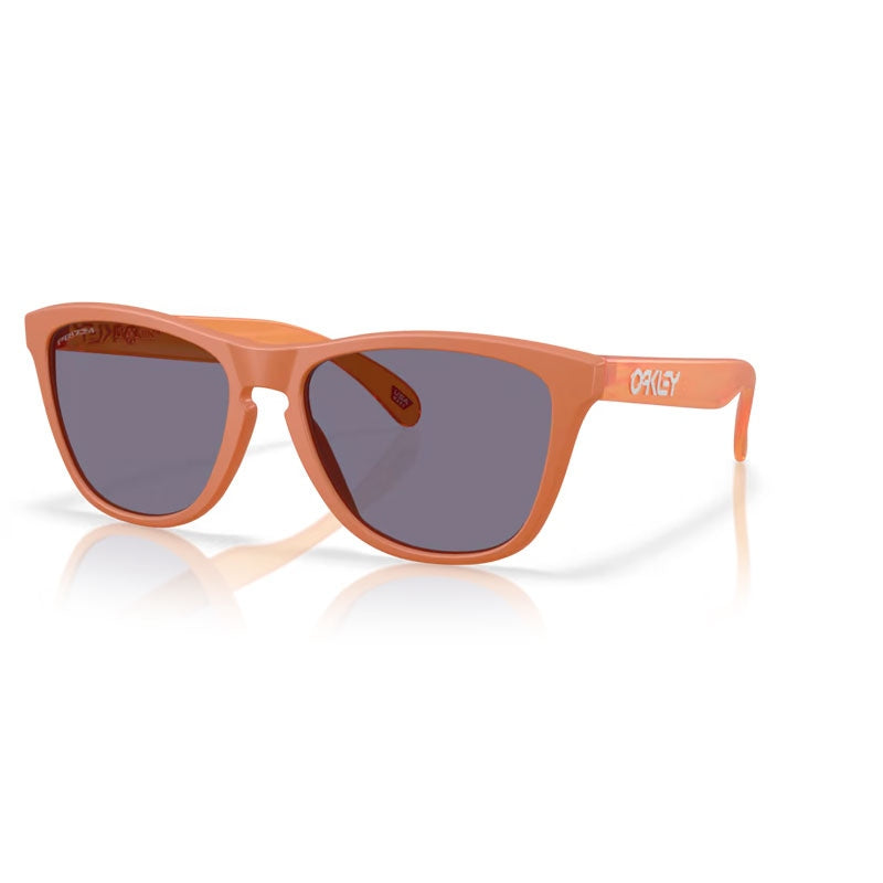 Oakley Sunglasses, Model: OO9013 Colour: M1