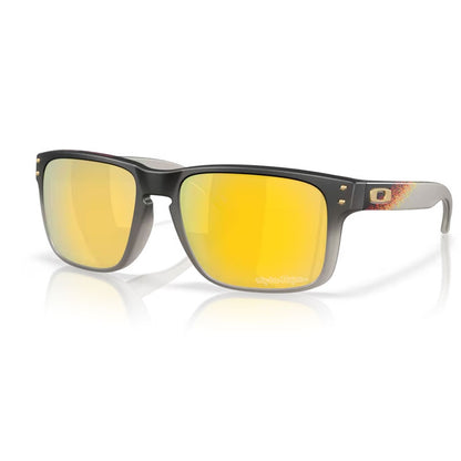 Oakley Sunglasses, Model: OO9102 Colour: AH
