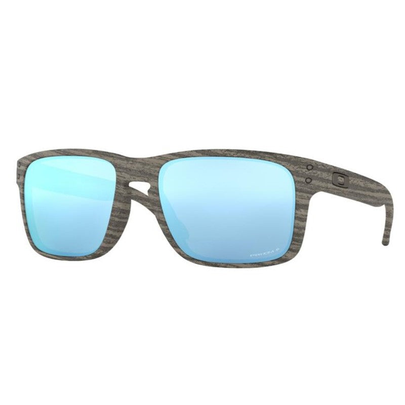 Oakley Sunglasses, Model: OO9102-Holbrook Colour: J9